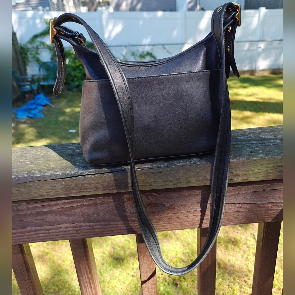 Vintage Coach 9136 Legacy Small Zip Black Costa Rica!